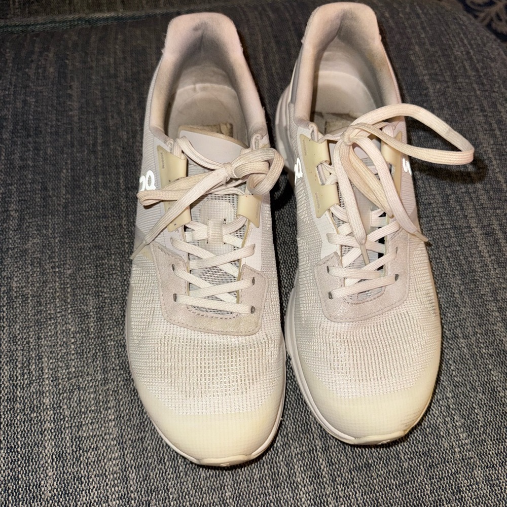 On Cloud Women’s Sneakers